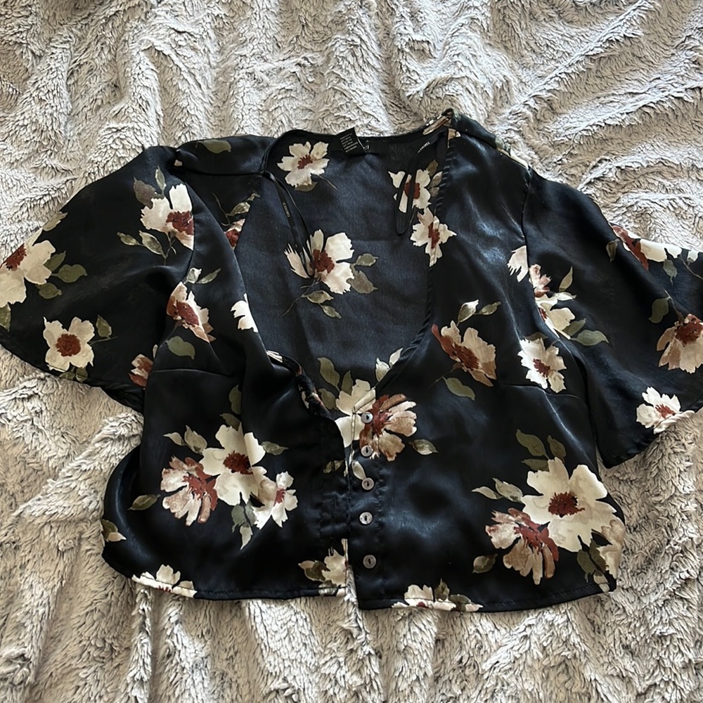 Forever 21 Black Flower Cropped Kimono